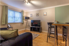 Newly Refurbed Warwick Apt 2BR Sleeps 3 Free Parking